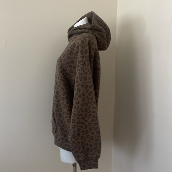 (NWT) Abercrombie & Fitch Men’s Essential Popover Hoodie Animal Print, Medium - Picture 11 of 16